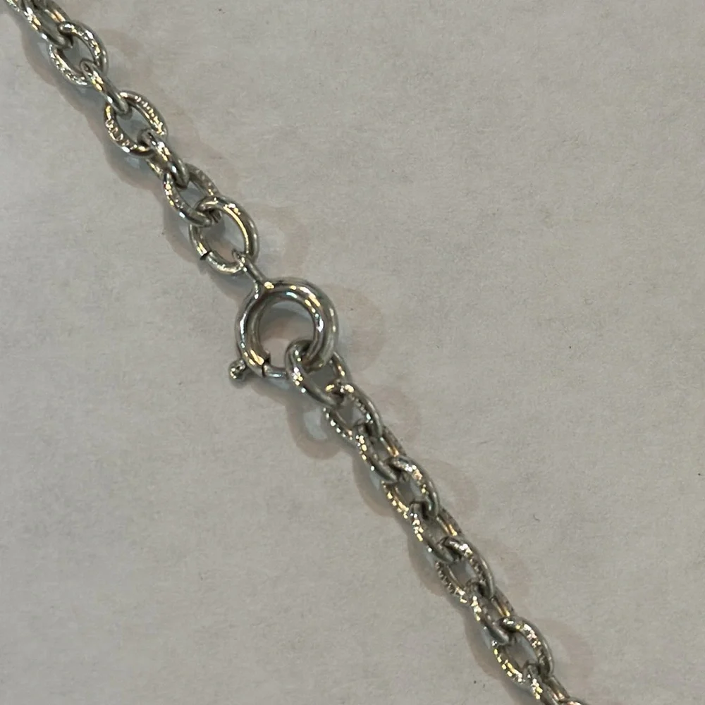VTG AVON ROMANESQUE CROSS SILVER LONG CHAIN OPEN WORK‎ FILIGREE NECKLACE